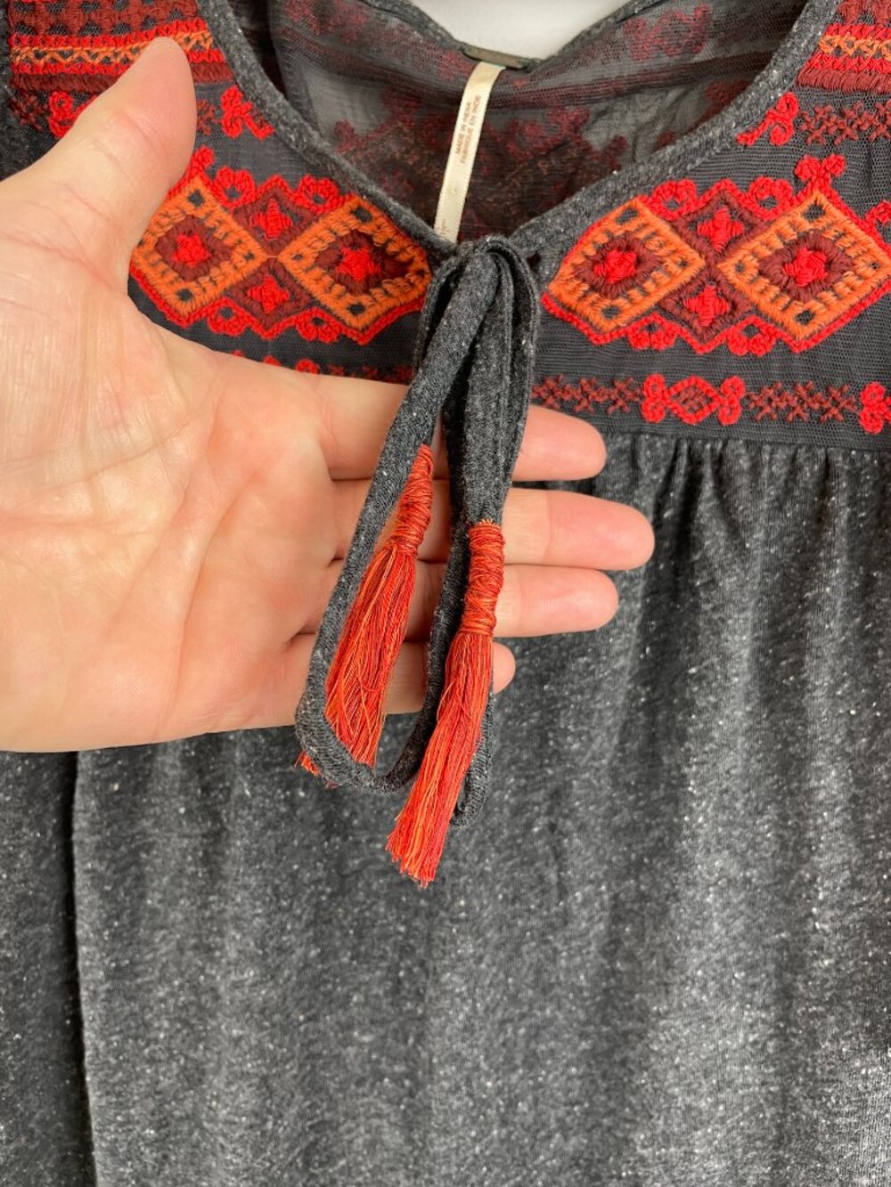 Free People Embroidered Boho Ruffle Sleeve Top Gray w/ Red Accents Sz L - Picture 5 of 10